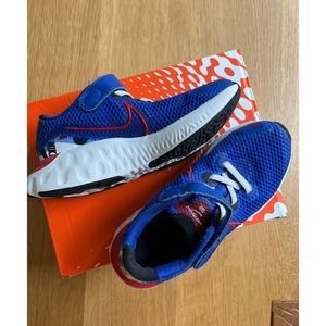 NIKE Boys Renew Run SE Running Shoes(12C)